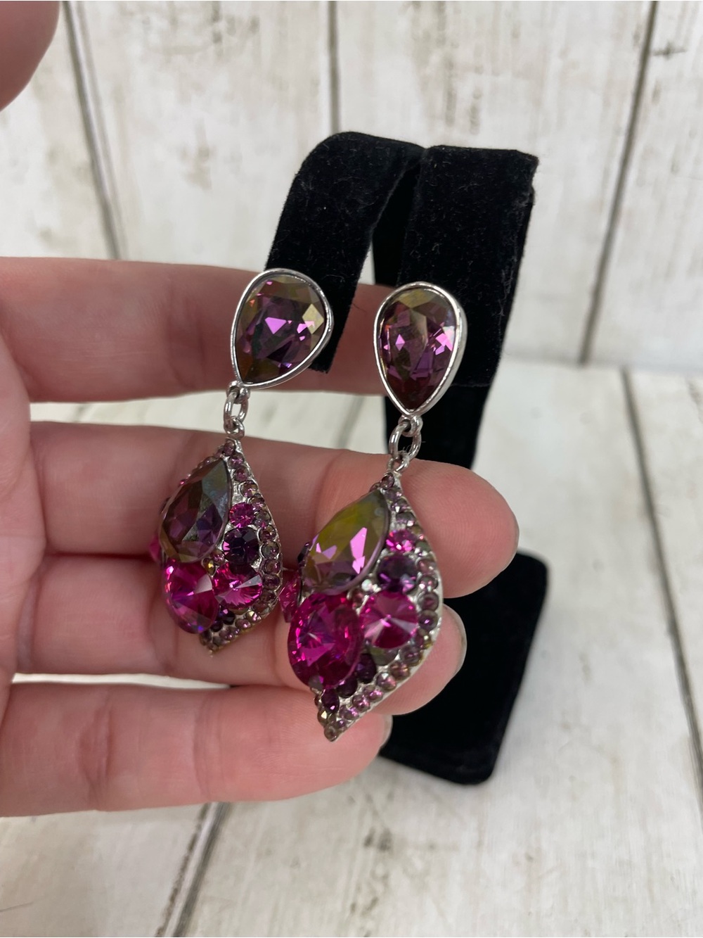 Stephanie Somers Drop Earrings Magenta iridescent - Excellent Condition - Picture 4 of 8